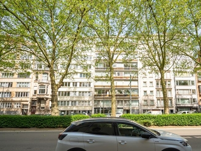 Gemeubeld 4 slaapkamer appartement met staanplaats - Mech...