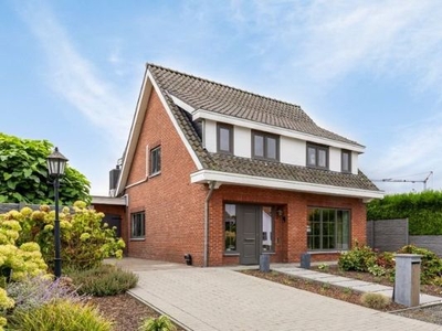 Gerenoveerd landhuis met 3 slaapkamers en tuin