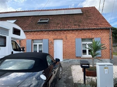 Gerenoveerde woning met 2 slaapkamers en tuin