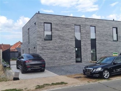 Nieuwbouwwoning, Verkoop onder registratie