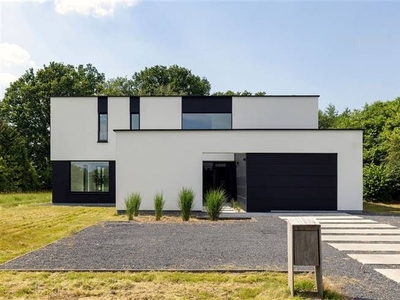 Luxueuze moderne woning gelegen op een unieke, groene locati