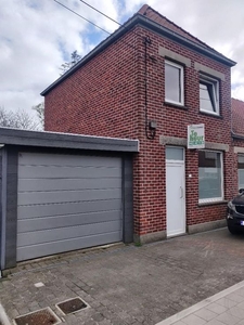 Woning met 2 slaapkamers en garage te Moorslede