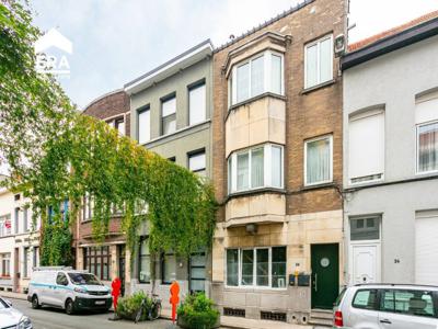 Appartement met twee slaapkamers in gezellige straat