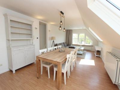 Gemeubeld duplex appartement met 3 slaapkamers + slaaphoek