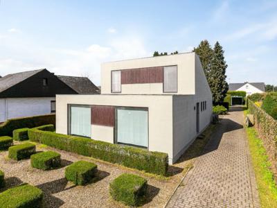 Moderne architectenwoning te koop in Wijchmaal