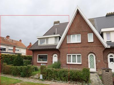 Op te frissen woning met 2 tot 3 slk, tuintje en garage