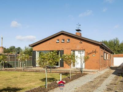 Vrijstaande gelijkvloerse woning op groene locatie