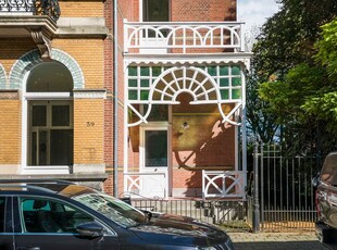 Art-Nouveau parel met grote tuin en garage