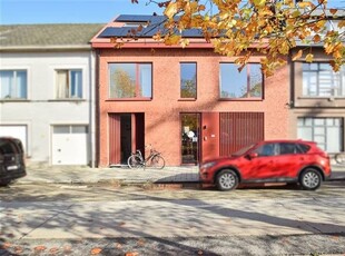 Nieuwbouw duplex appartement met terras in het centrum.