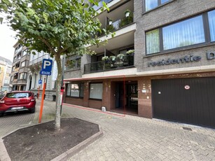 ZEER RUIME STUDIO / APPARTEMENT ( 76 M2 ) MET GARAGE OP ...