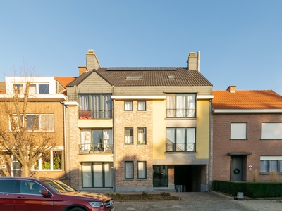 Duplex-appartement met 2 slks, terras en garage