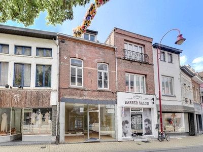 Handelshuis met 2 slaapkamers in het centrum van Aarschot.