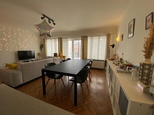 Goed gelegen lichtrijk appartement met garage