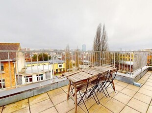 HOPITAL D'IXELLES: SUPERBE PENTHOUSE 1 CHAMBRE +/-55M2