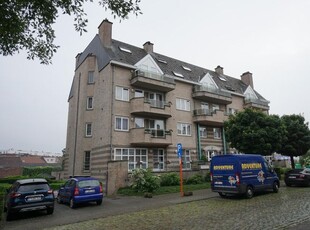 Instapklaar appartement met 2 slaapkamers + garagebox