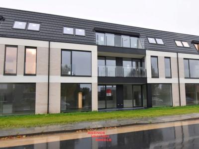 Gelijksvloerappartement met garagebox