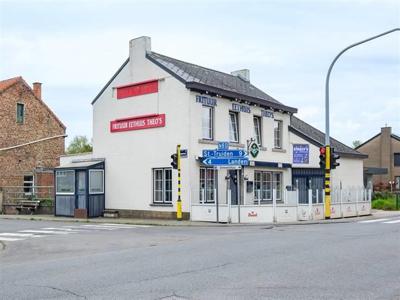 HANDELSHUIS MET VEEL POTENTIEEL IN HET CENTRUM VAN GINGELOM