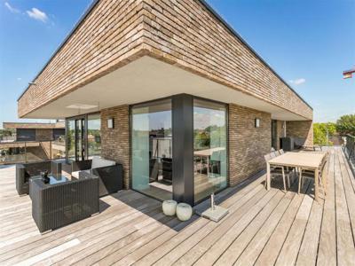 Super de luxe penthouse met riant terras