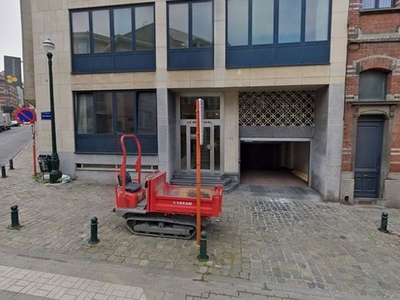 Etangs d'Ixelles - Emplacement de parking - 150€/mois