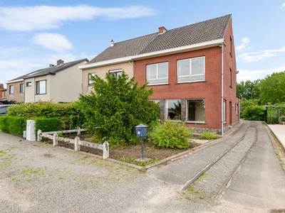 Te renoveren woning met 3 slpk en ruime tuin