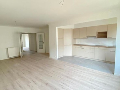 Volledig gerenoveerd appartement in een kleinschalig gebouw