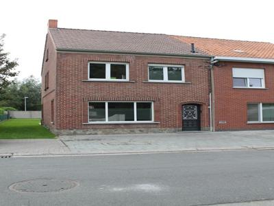 Halfopen bebouwing met 2 slaapkamers en gezellige tuin