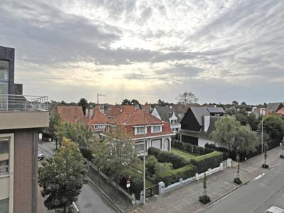 Lichtrijk appartement met brede gevel, centrum Knokke