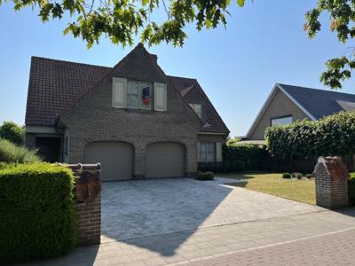 Ruime villa op 1268m² vlakbij centrum Brugge