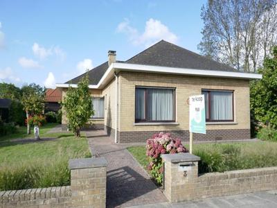 Rustig gelegen en verzorgde bungalow met tuin en grote garag