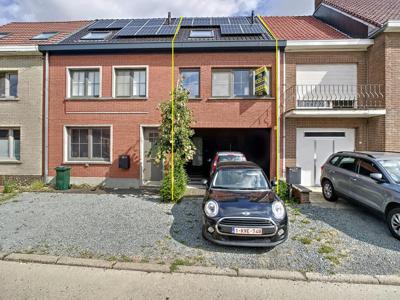 Te huur recente, ruime woning met 3 grote slaapkamers in Lie