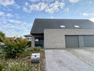 Moderne halfopenwoning in Kortemark!