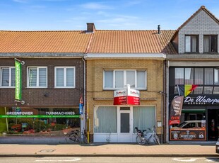 Te renoveren stadswoning met 3 slaapkamers en ruime stadstui