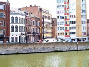 Bel Appartement rénové de 100 m2, 2 chambres et terrasses.