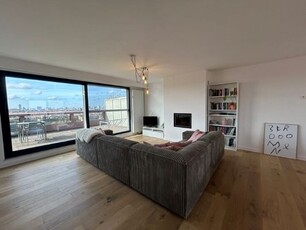 Instapklare gerenoveerde penthouse