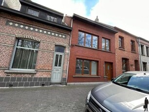 Instapklare woning met 3 slaapkamer en ruime zolder, op wand