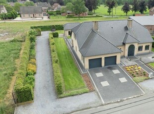 Rustig gelegen villa op een perceel van 1764m2 te Maaseik