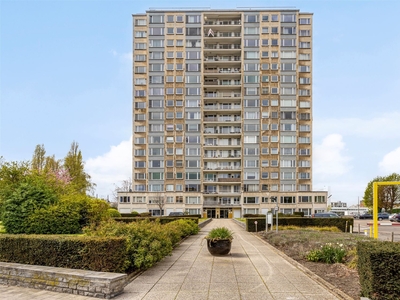 Gemeubelde penthouse met magnifiek dakterras