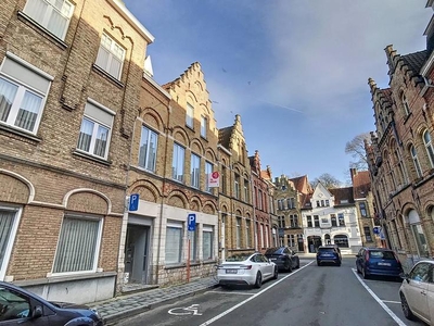 Appartement te huur in het centrum van Ieper met terras.