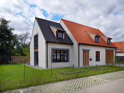 Beauvoorde recente villa 5 slaapkamers, 2 badkamers