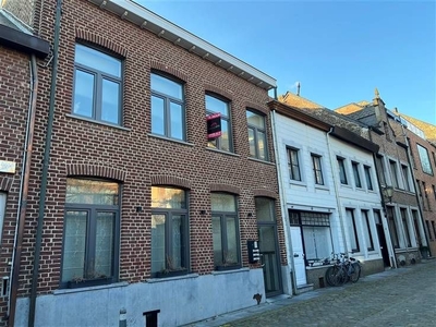 Gezellig appartement met 2 slaapkamers, gelegen in het centr