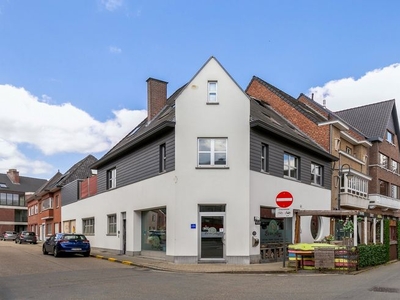 Handelspand met appartement op toplocatie centrum Diepenbee