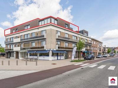 Instapklare penthouse (230m²) in centrum Oostrozebeke