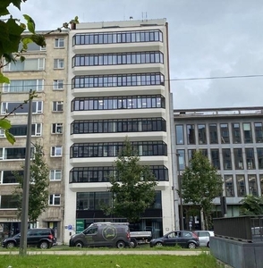 Kantoren met beschikbaarheden tussen 265m² en 448m²