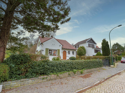 Liberation, house to renovate with garden and garage