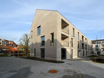 Nieuwbouwappartement met 2 slaapkamers, terras en parkeerpl