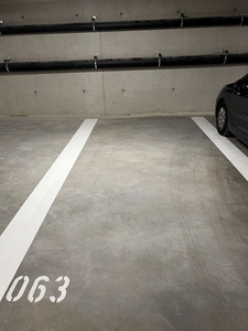 overdekte parkeerplaats in gebouw Vivid