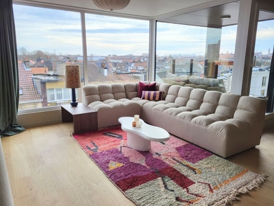 Penthouse met 2 zonnige terrassen incl. garage staanplaats