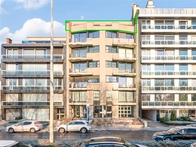 Prachtige penthouse met grote terrassen en zicht op het stad