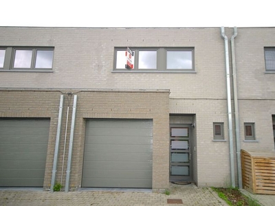 Recente, energiezuinige woning met 3 slaapkamers en garag...