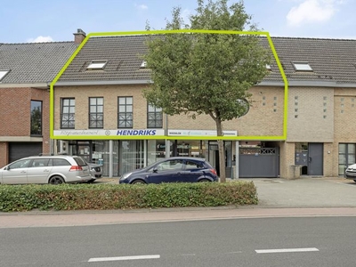 Ruim appartement met 3 slpks en garage in het centrum van B